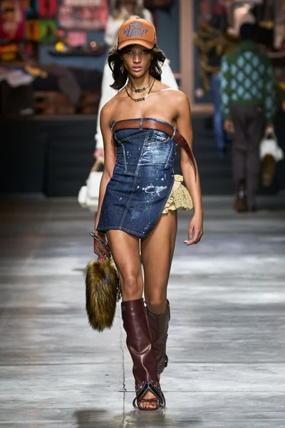 Look 35